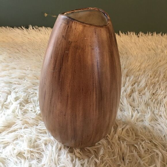 Holland textured floral design Vase! Quick sell! - Picture 4 of 4